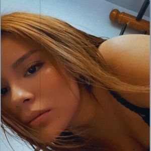 Meet your Posher, Abril